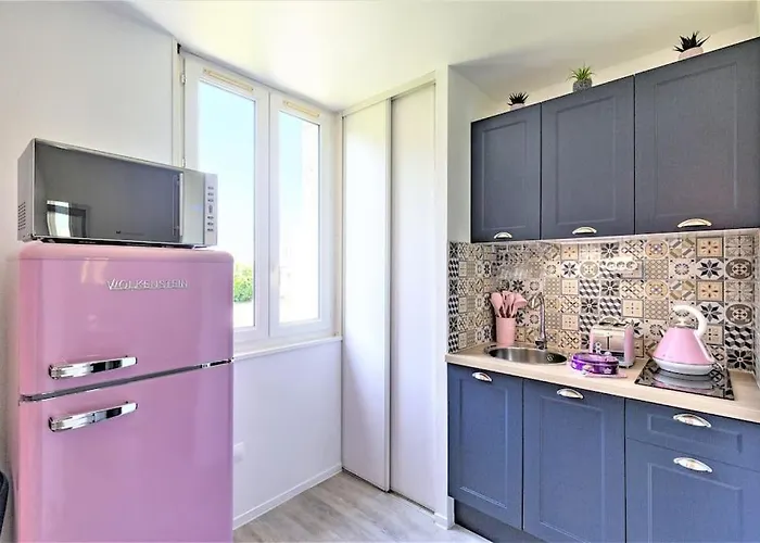 Le Glamour *studio *parking Prive* *wifi*calme* アパート *